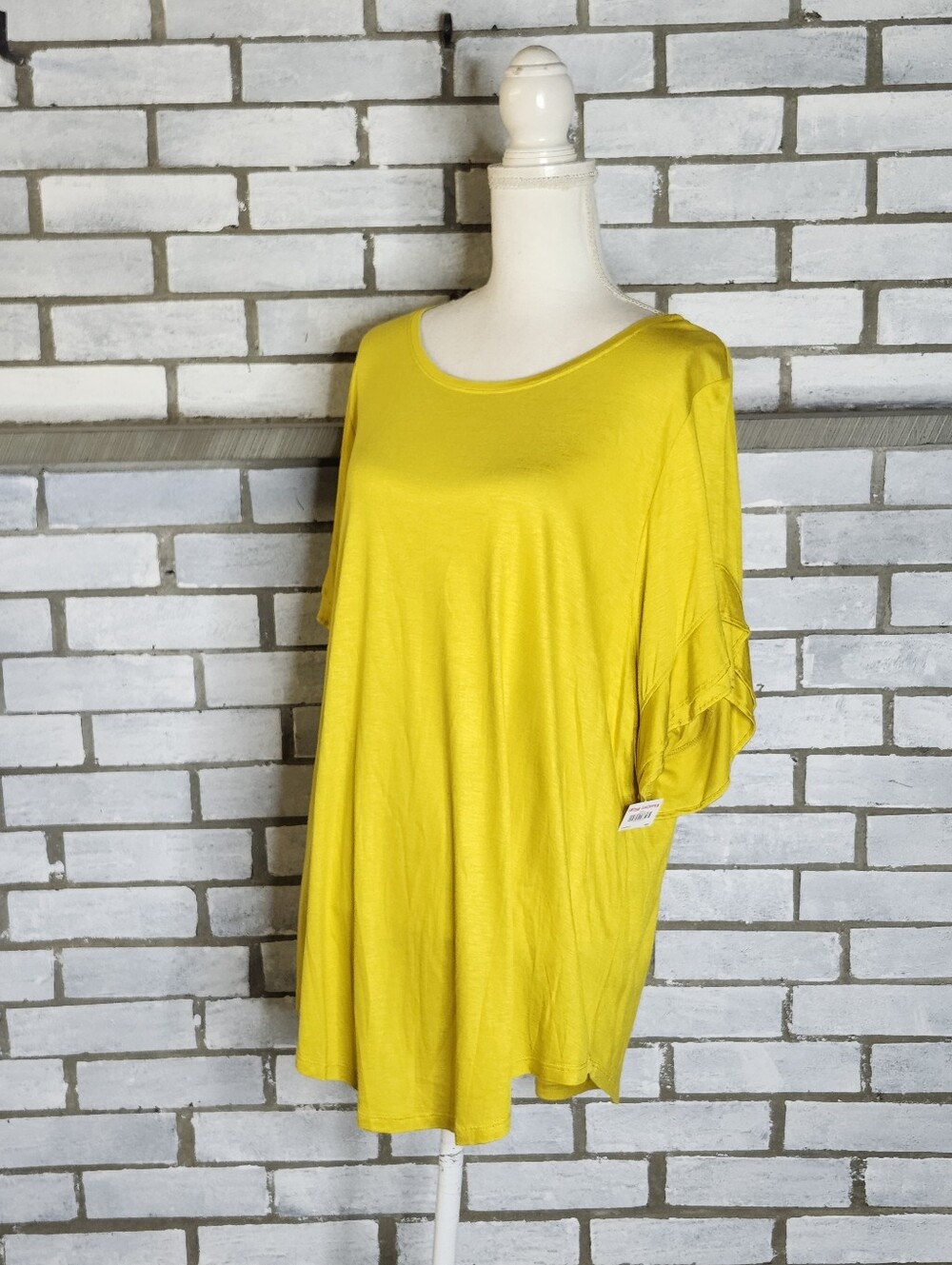• LOFT Mustard Yellow Flutter Sleeve Blouse Womens Large Short Sleeve Top Solid